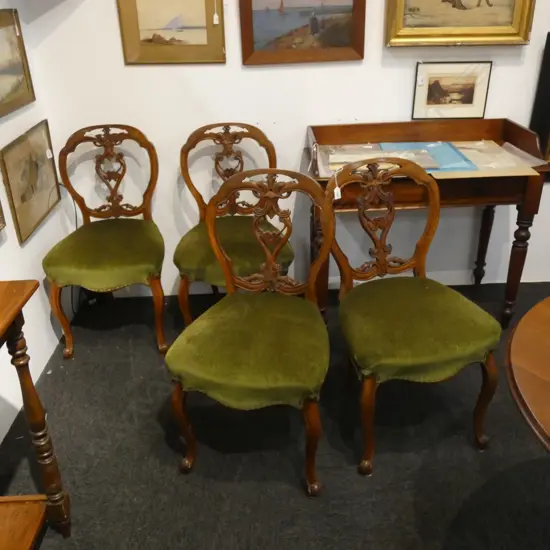 4 VICTORIAN BALLOON BACK CHAIRS IN GREEN VELVET