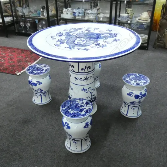 CHINESE CERAMIC ROUND TABLE & 4 STOOL SET B&W