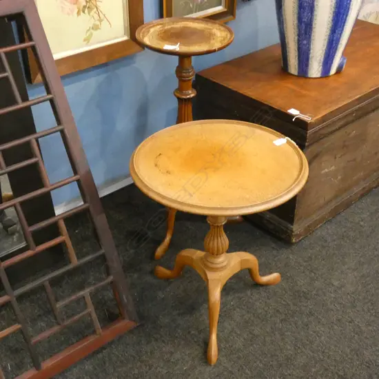 2 QUEEN ANNE STYLE TABLES; OAK 480mm dia MAHOGANY H.740mm
