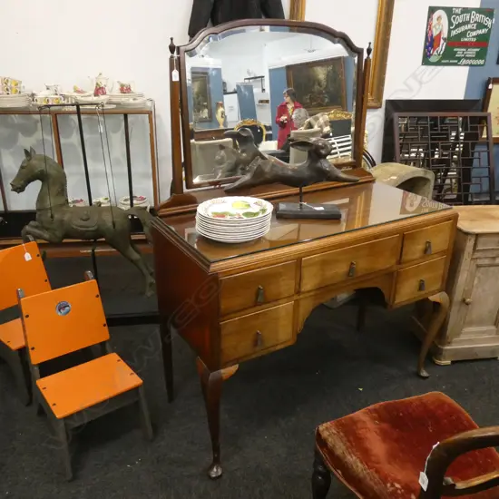 QUEEN ANNE MAHOGANY 5 DRAW DUTCHESS WITH MIRROR