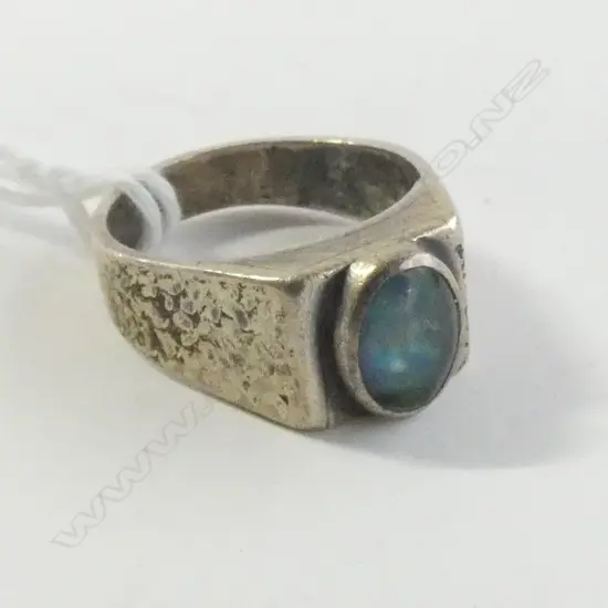 (17997) SILVER & OPAL VINTAGE RING