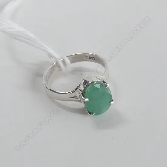 EMERALD RING SET IN 925 SILVER 