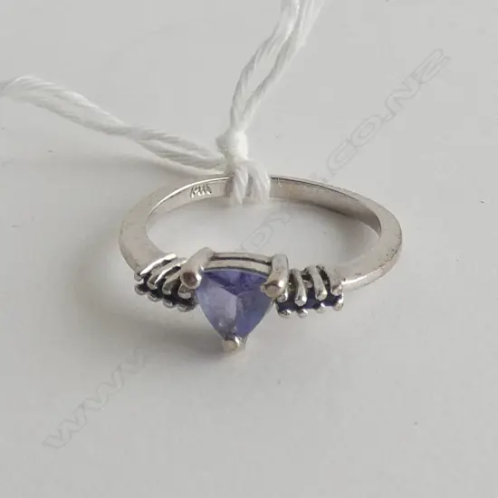 TANZANITE ? & SAPPHIRE RING