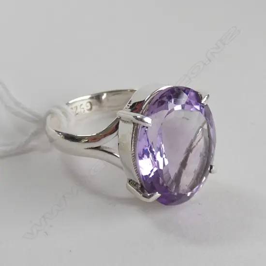 AMYTHYST RING SET IN 925 SILVER 