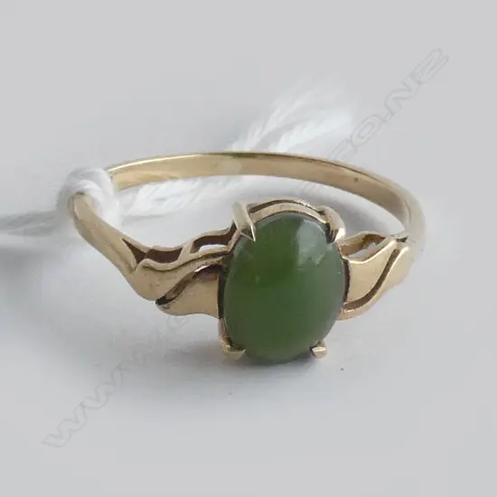 (17996) 9CT POUNAMU VINTAGE RING