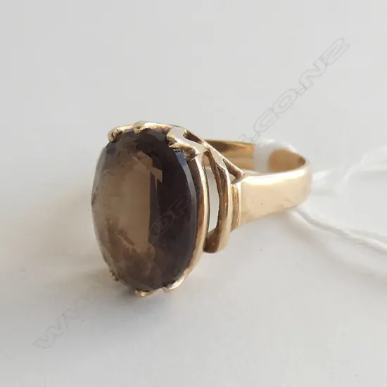 (20174) VINTAGE GOLD & SMOKEY QUARTZ RING