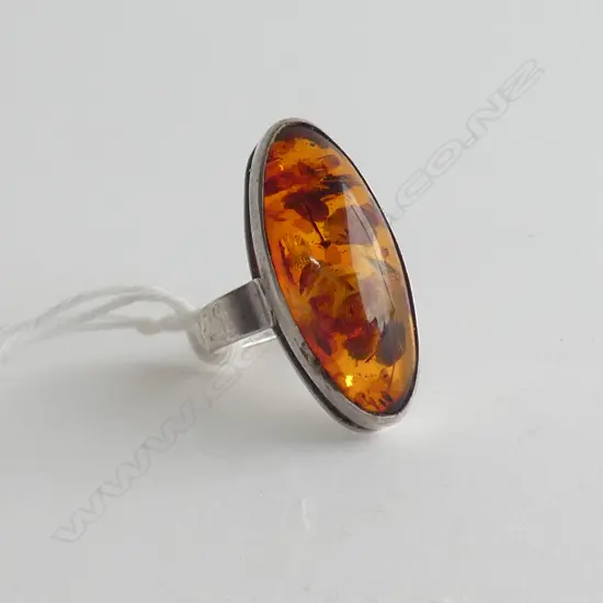 (20175) 835 SILVER & AMBER RING LGE OVAL CABOCHON
