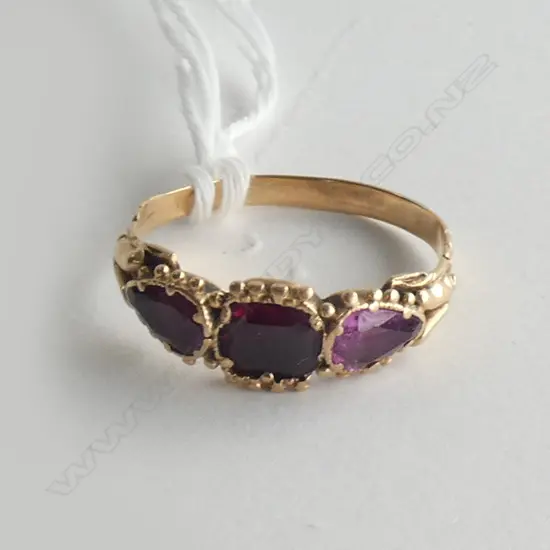 (19190) GEO.III/VICT 9CT ALMADINE GARNET RING