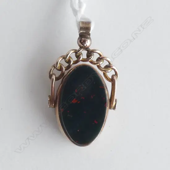 9CT BLOODSTONE & CARNELIAN FOB 4.5 GRAMS