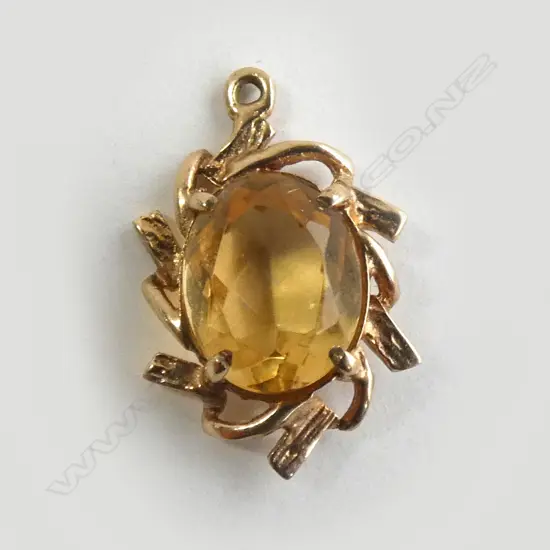 (17997) 9CT GOLD & CITRINE PENDANT RADIATING FRAME