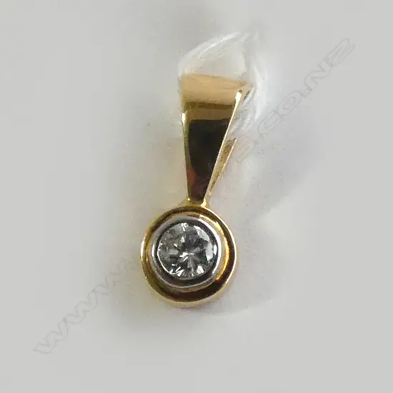 (17995) 14CT GOLD & DIAMOND PENDANT MODERN BRILLIANT CUT