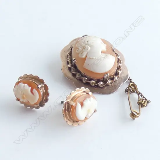 9CT CAMEO + MATCHING EARRINGS 