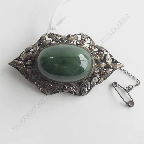 (20163) LGE VINTAGE SILVER & POUNAMU ARTS & CRAFTS BROOCH W.55mm