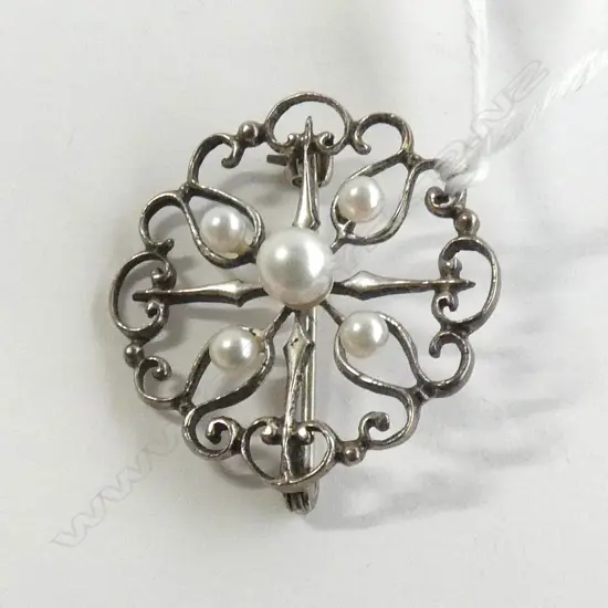 (18941) SILVER & CULTURED PEARL BROOCH