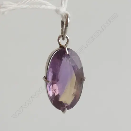 AMETHYST AND SILVER PENDANT