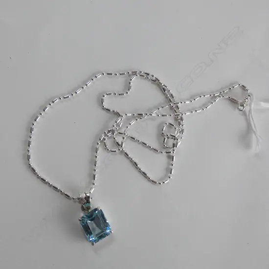 BLUE TOPAZ 925 SILVER SET PENDANT & CHAIN
