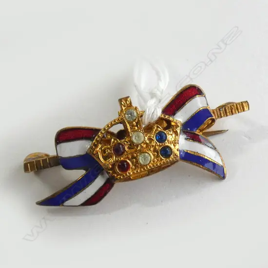 GILT ENAMEL (RED/WHITE/BLUE) ROYALTY BROOCH