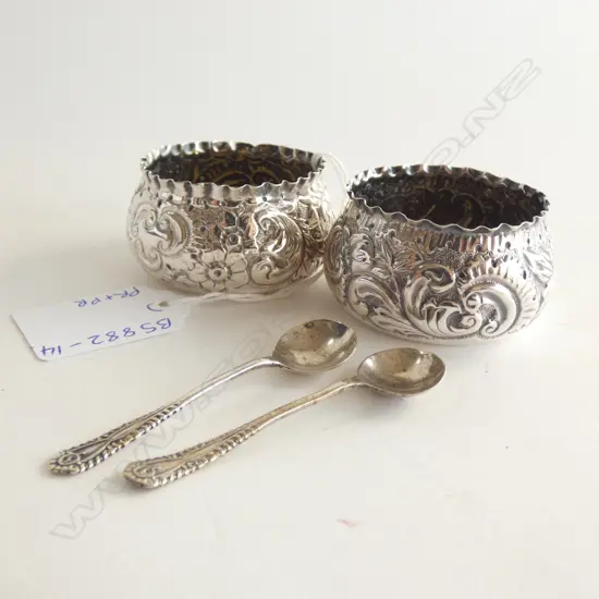 PR STG SILVER SALTS WITH SPOONS DIA 50MM BIRMINGHAM 1892  53GMS 