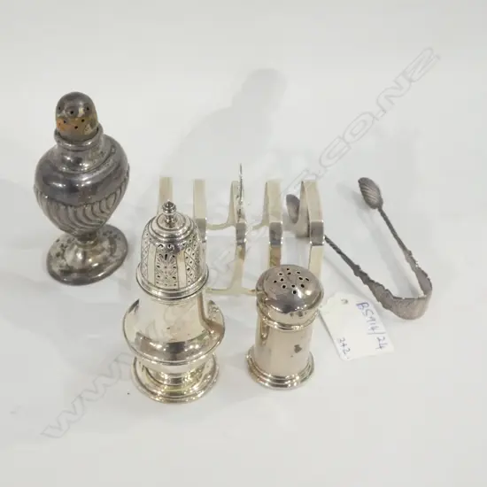 3 STG SILVER SIFTERS + TOAST & TONGS 141 GRAMS