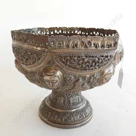 INDIAN SILVER (TESTED) REPOUSSE FOOTED BOWL. 606gm