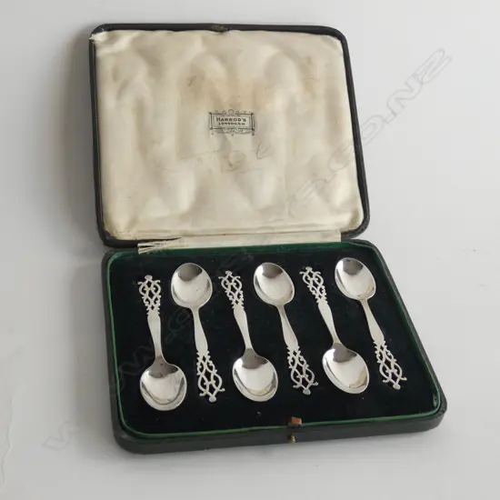 6 STG SILVER SPOONS, LONDON 1926 CASED 40 GRAMS