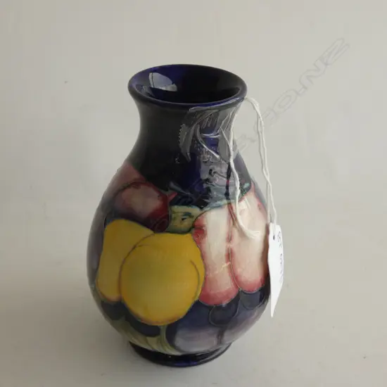 MOORCROFT WISTERIA PLUM VASE H.115mm