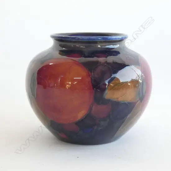 WILLIAM MOORCROFT SMALL POMMEGRANITE VASE H.66mm