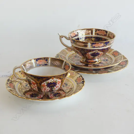 2 ROYAL CROWN DERBY IMARI CUPS & SAUCERS 1 WITH PLATE