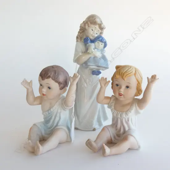 NAO FIGURINE (H 205MM + PR PIANO BABY BISQUE FIGURINES 