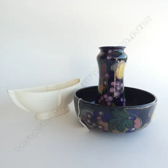 CROWN LYNN VASE (L 275MM) (HAIRLINE CRACK) & STANLEY WARE VASE & BOWL (DIA 235MM)
