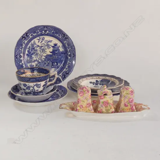 (17999) ASST BLUE & WHITE CHINA INCL BOOTHS WILLOW TRIO + ROYAL WINTON AOF CONDIMENT SET