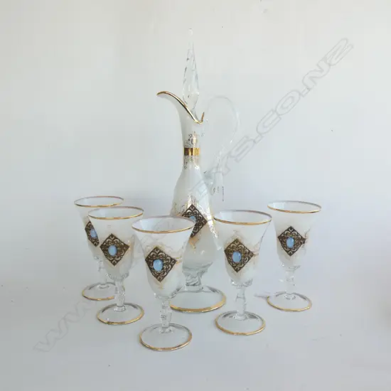 LG VENETIAN GLASS DECANTER (H 480MM) & 5 WINE GOBLETS H.180MM) ALL DECORATED WITH A GOLD DECAL & BLUE GLASS STONE