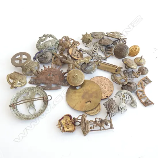 BAG OF ASST. WWI & WWII BADGES, BUTTONS ETC