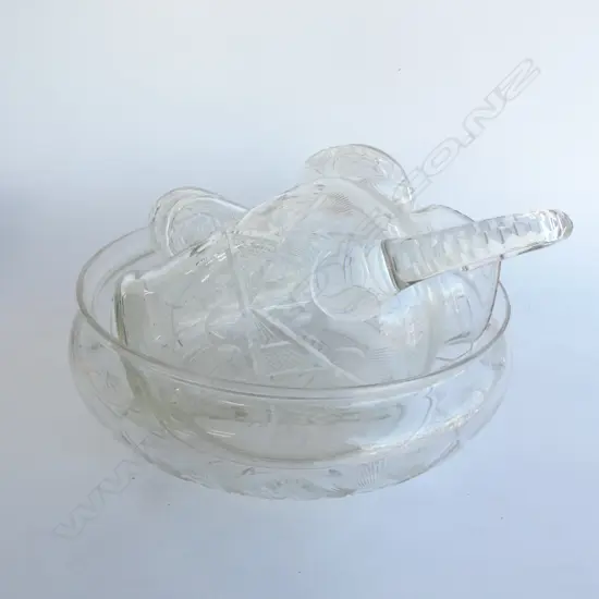 VINTAGE 4PC CUT CRYSTAL BATHROOM SET; LG JUG & BOWL (DIA  370MM) + LIDDED CONTAINER & SM BOWL 