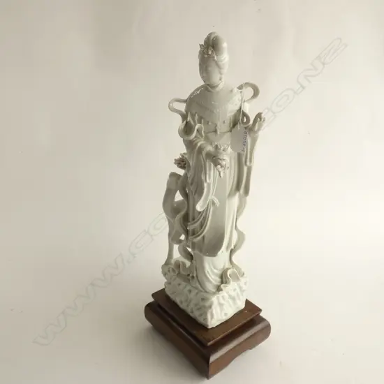ORIENTAL BLANC DE CHINA PORCELAIN LADY WITH DEER ON WOODEN STAND H. 525MM