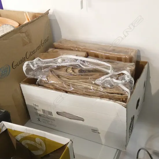 SHERIDAN DAMASK BED LINEN IN BOX