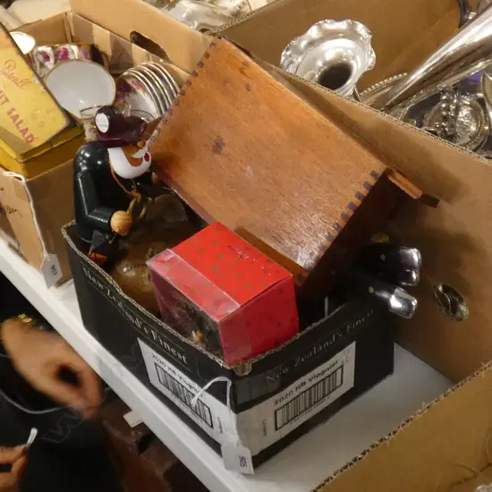 BOX LOT CARVING KNIVES SET, ORIENTAL METAL VASE, BRASS DOOR KNOCKER ETC