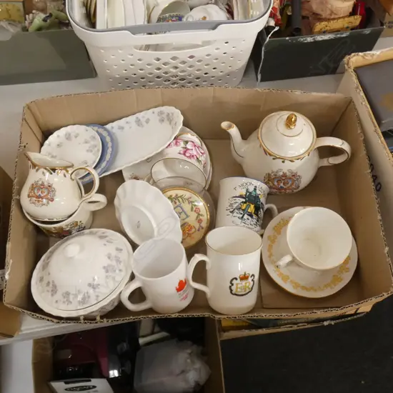 BOX ASST INCL ROYALTY CHINA ETC..