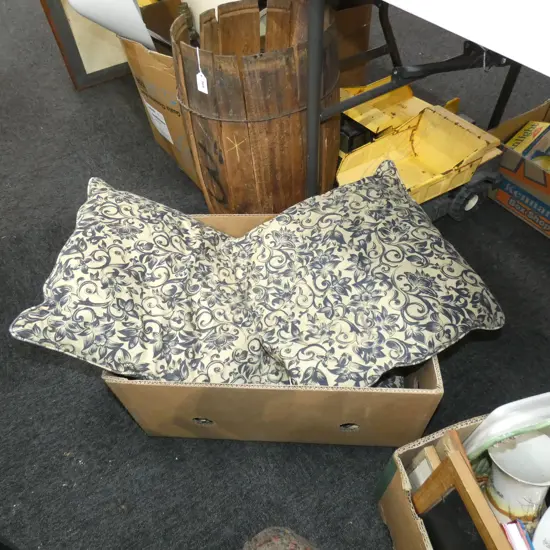 4 BLUE & TAN CUSHIONS OR CHAIR PAD