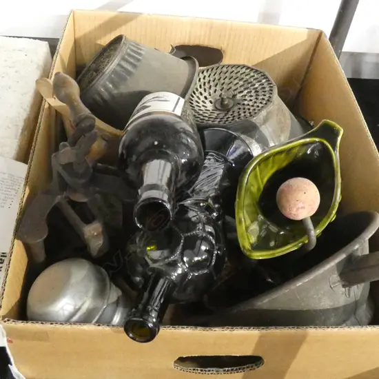 BOX LOT ASST. KITCHENALIA; MOULIES, BEAN SLICER ETC