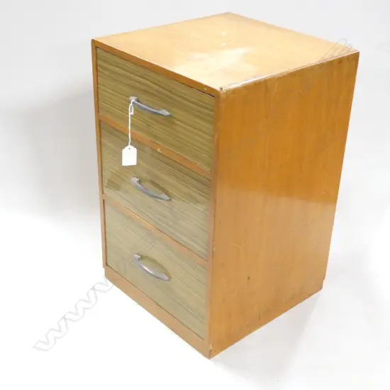 JAPANESE ORIENTAL VENEERED 3-DRAWER COLLECTABLE CABINET 315 X 320 X 500  LIGHT WEAR TO TOP
