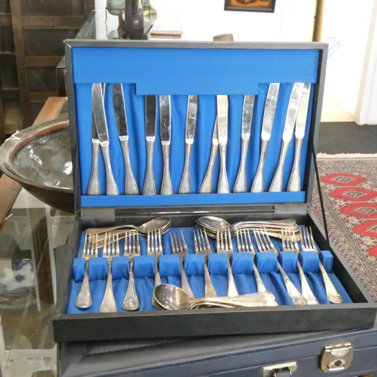 CUTLERY CASE & CONTENTS