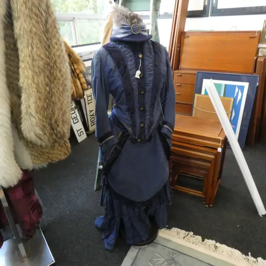 DISPLAY MODEL WITH LADIES VINTAGE STYLE DRESS & HAT