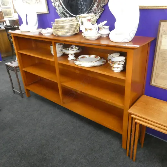 WOODEN ADJUSTABLE BOOKCASE