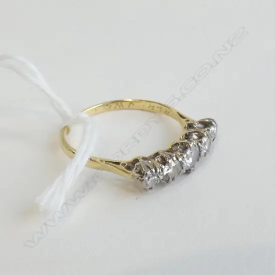 (17754) VINTAGE 18CT 5 STONE DIAMOND RING APPROX. 0.50CT TDW