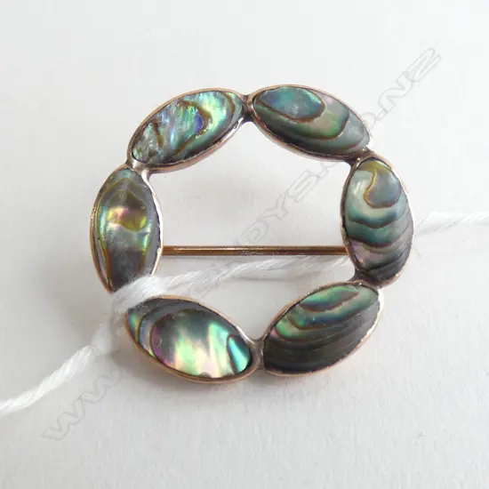 OLD 9CT ROSE GOLD & PAUA CIRCLE BROOCH