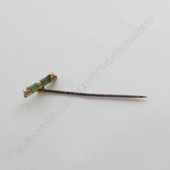 c1900 9CT ROSE GOLD & NEPHRITE STICK PIN SMALL