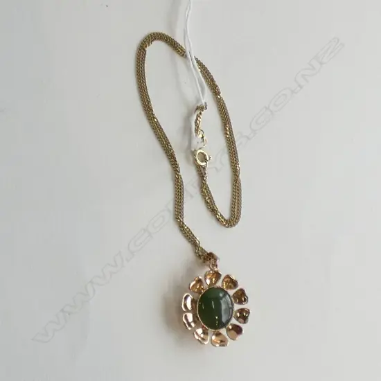 ROSE GOLD & NEPHRITE PENDANT ON 14CT GOLD CHAIN 9.6gms