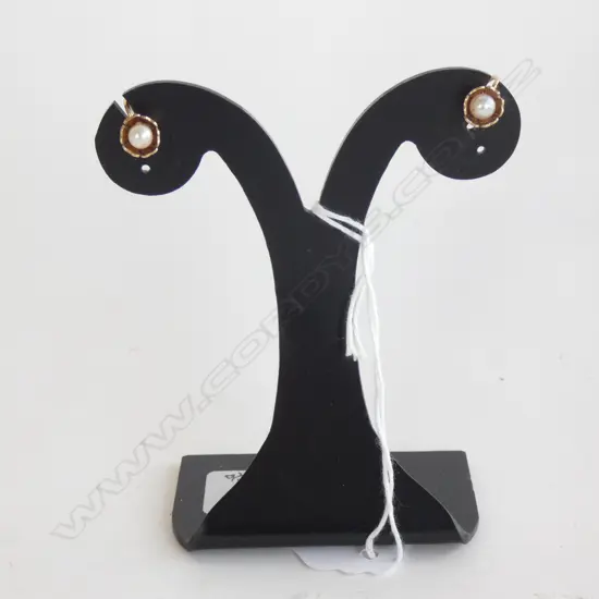 PR 9CT & PEARL STUD EARRINGS SCREW FITTINGS