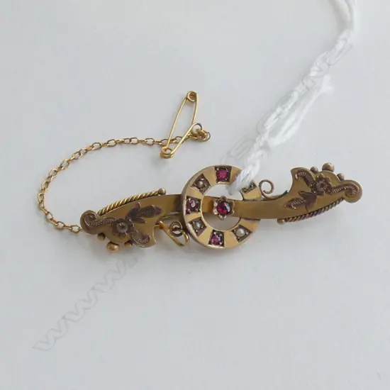 VICT. 9CT BROOCH 2.9gms RED STONES & PEARLS